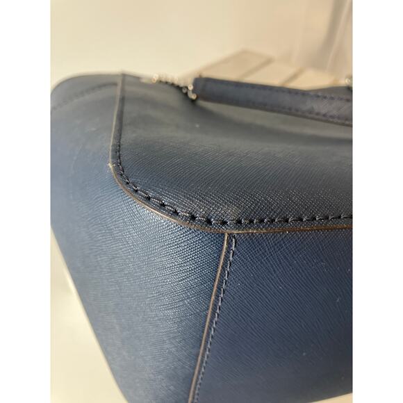 MICHAEL KORS, LARGE NAVY SAFFIANO LEAHTER SHOULDER BAG WITH CHARM - Picture 11 of 16